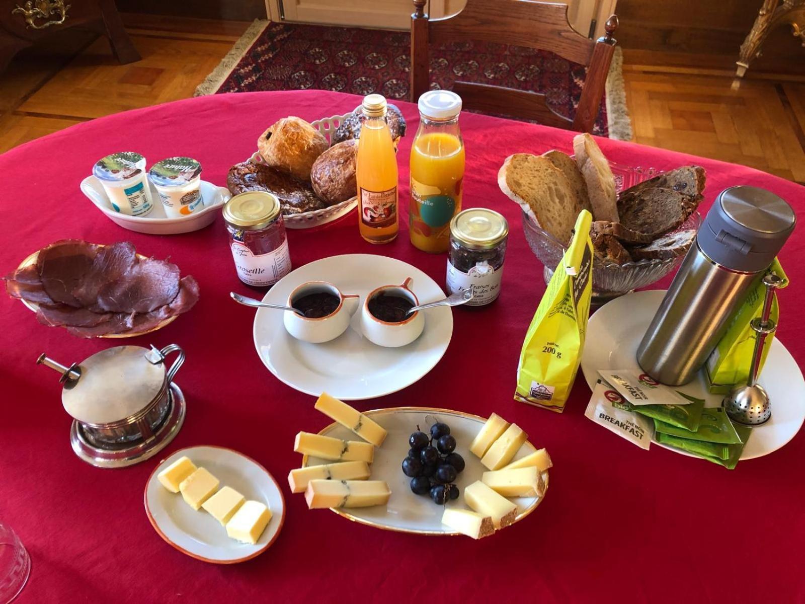 Longue Vue En Arbois Bed and Breakfast Εξωτερικό φωτογραφία