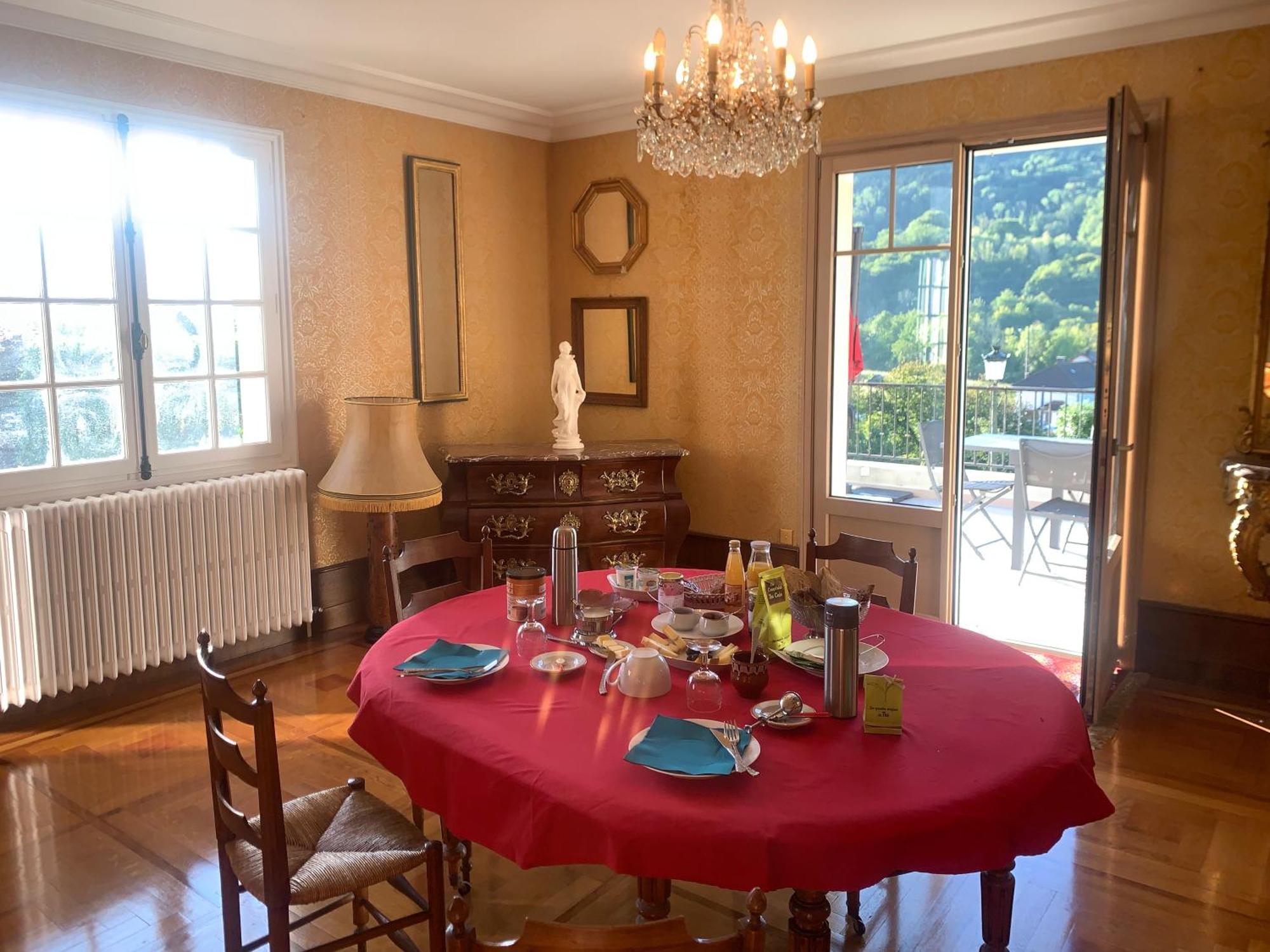 Longue Vue En Arbois Bed and Breakfast Εξωτερικό φωτογραφία