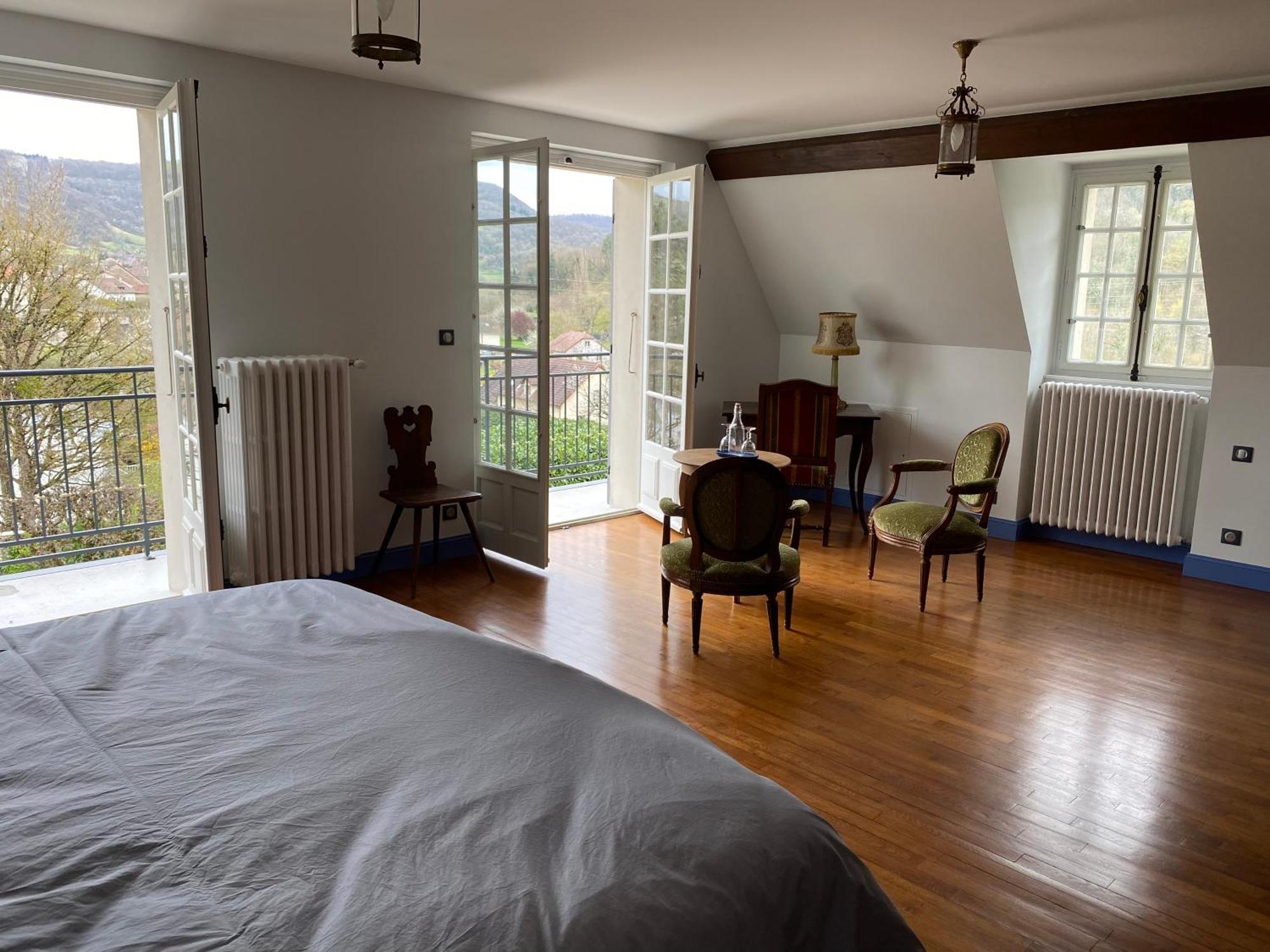 Longue Vue En Arbois Bed and Breakfast Εξωτερικό φωτογραφία